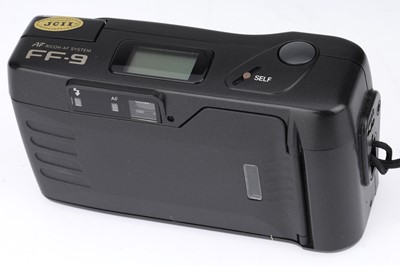 Lot 38 - A Ricoh FF-9 35mm Compact Camera