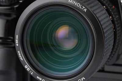 Lot 31 - A Minolta X-700 35mm SLR Camera Outfit