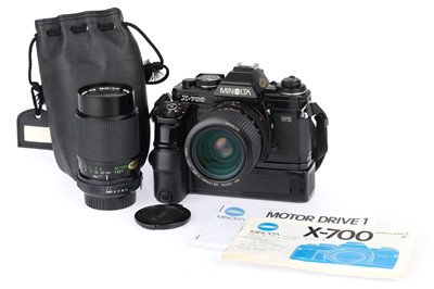 Lot 31 - A Minolta X-700 35mm SLR Camera Outfit