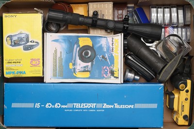 Lot 330 - ꩜ A Mixed Selection of Camera Accessories