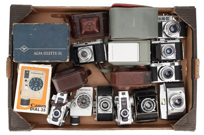 Lot 211 - A Selection of Cameras