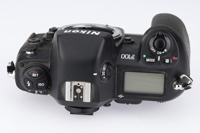 Lot 6 - A Nikon F100 35mm SLR Camera Body