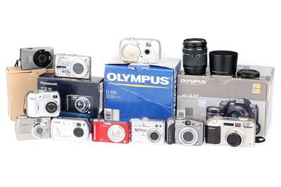 Lot 105 - A Selection of Digital Cameras