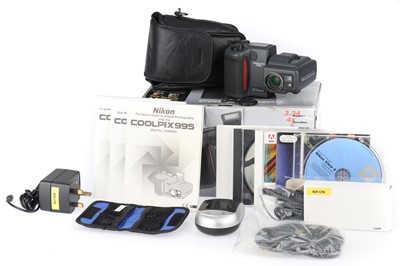 Lot 106 - A Nikon Coolpix 995 Digital Camera