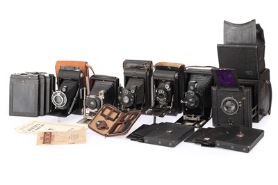 Lot 205 - A Mixed Selection of Cameras