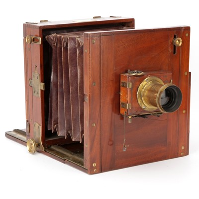 Lot 349 - A PACSA Ltd Half Plate Mahogany Tailboard Camera