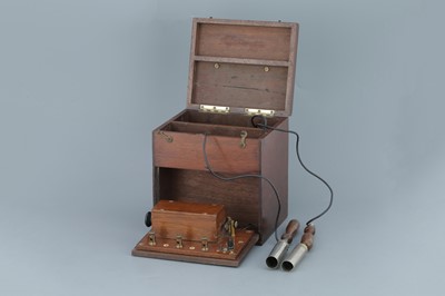 Lot 71 - An Edwardian Domestic Electro-Medical Shock Machine