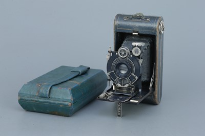 Lot 683 - A Kodak Vest Pocket Series III Vanity