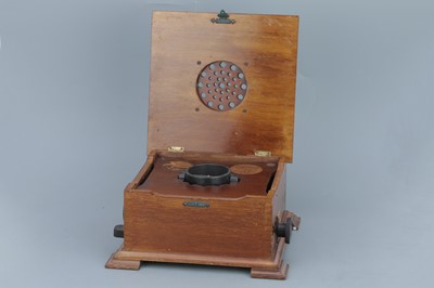 Lot 59 - An Early ozone Genertor