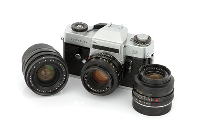 Lot 73 - A Leica Leicaflex SL SLR Camera Outfit