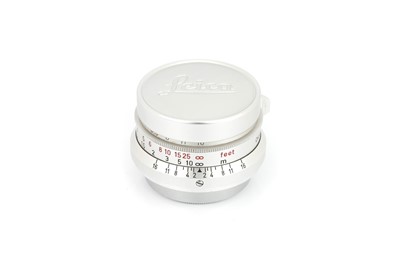 Lot 16 - A Leitz Summicron f/2 35mm Lens
