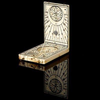 Lot 153 - A 17th Century Ivory Nuremburg Diptych Pocket Sundial