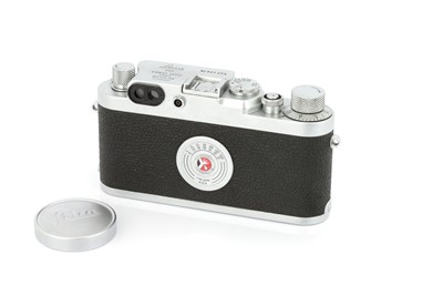 Lot 11 - A Leica IIIg Rangefinder Camera