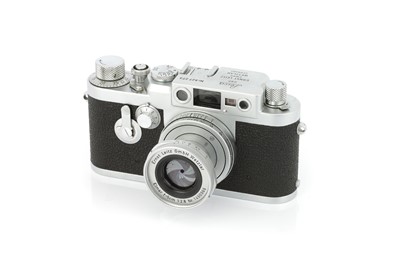 Lot 11 - A Leica IIIg Rangefinder Camera