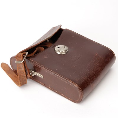 Lot 55 - A Leitz ETTWO Shoulder Case
