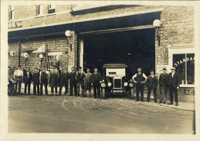 Lot 183 - A Collection of Motor Engineering and Racing Photographs