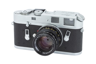 Lot 50 - A Leica M4 Rangefinder Camera