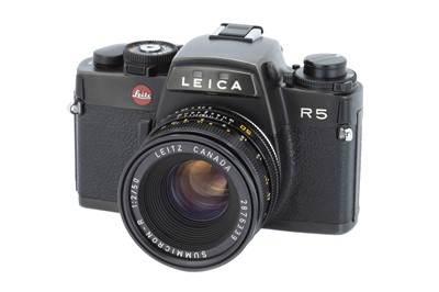 Lot 84 - A Leica R5 SLR Camera