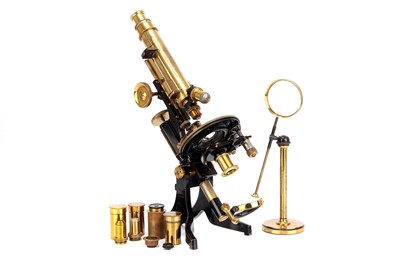 Lot 34 - An 'Advanced Students' Petrological Microscope