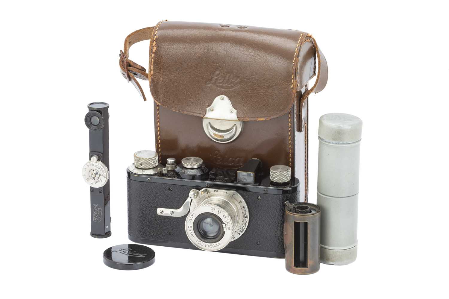 Lot 4 - A Leica Ia Close Focus Camera Outfit